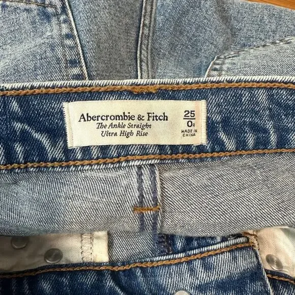 Abercrombie & Fitch The Ankle Straight Leg Jeans Ultra High Rise Patch, Blue